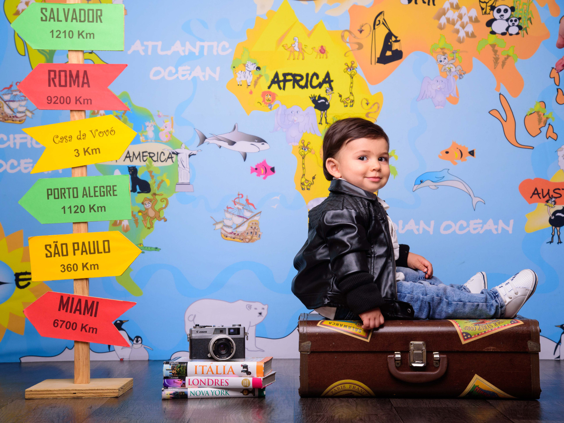 viagem, volta ao mundo, mala, destinos, look de viagem bebê, sessão fotografica temática, sessão fotografica viagem, bebê viajante, bebê estiloso, fotos de viagem,