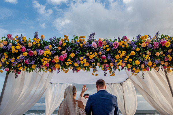 Casamento na praia: Tudo que você precisa saber para o grande dia!
