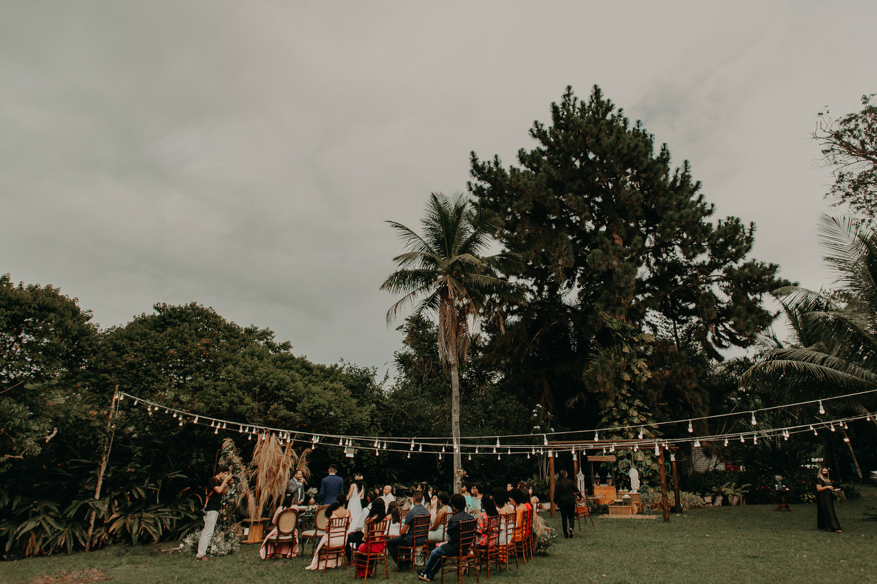 Casamento ao ar livre, dia, final de tarde, por do sol