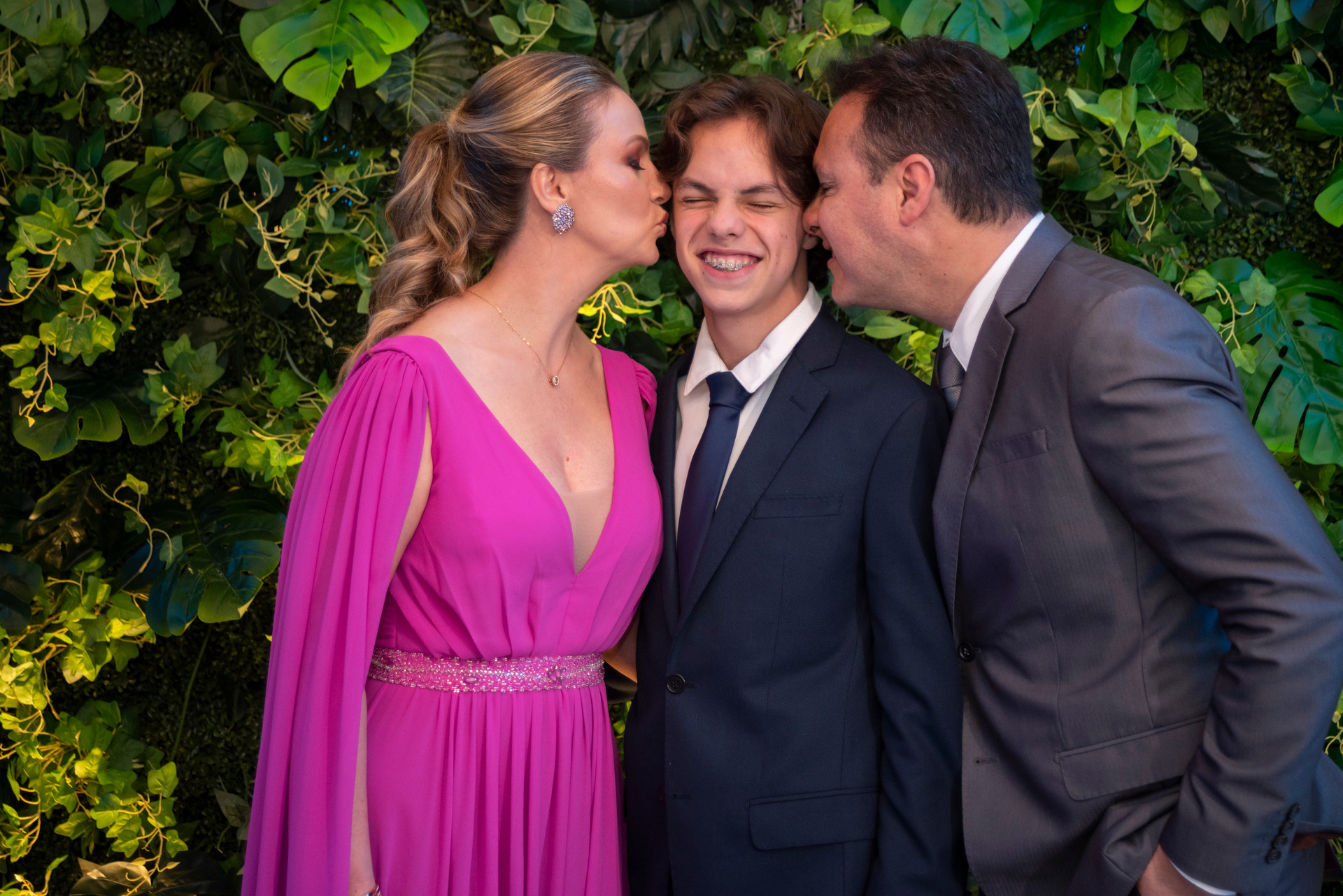 book de gestante pai beijando a barrida