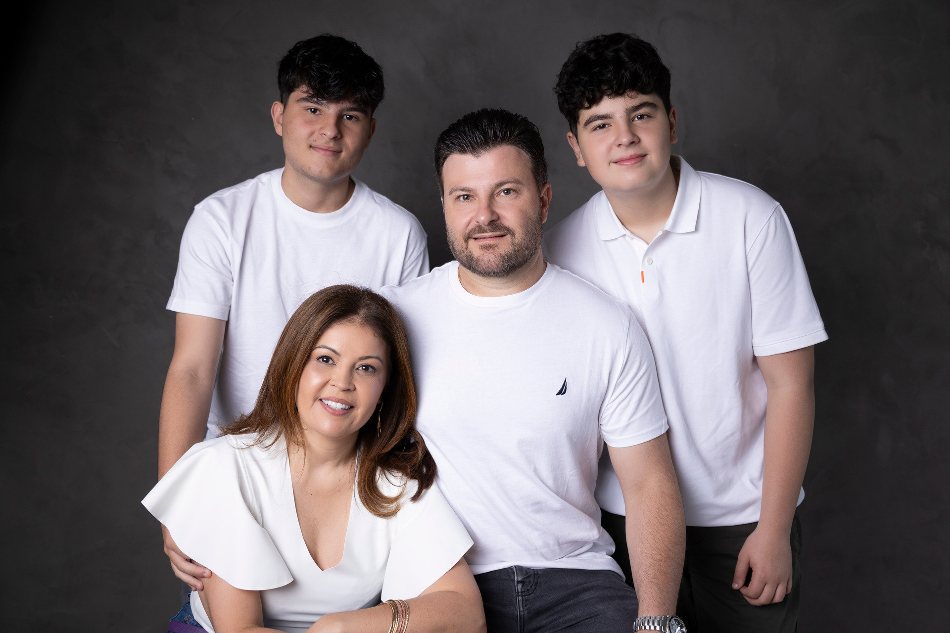 mulher gravida deitada na cama