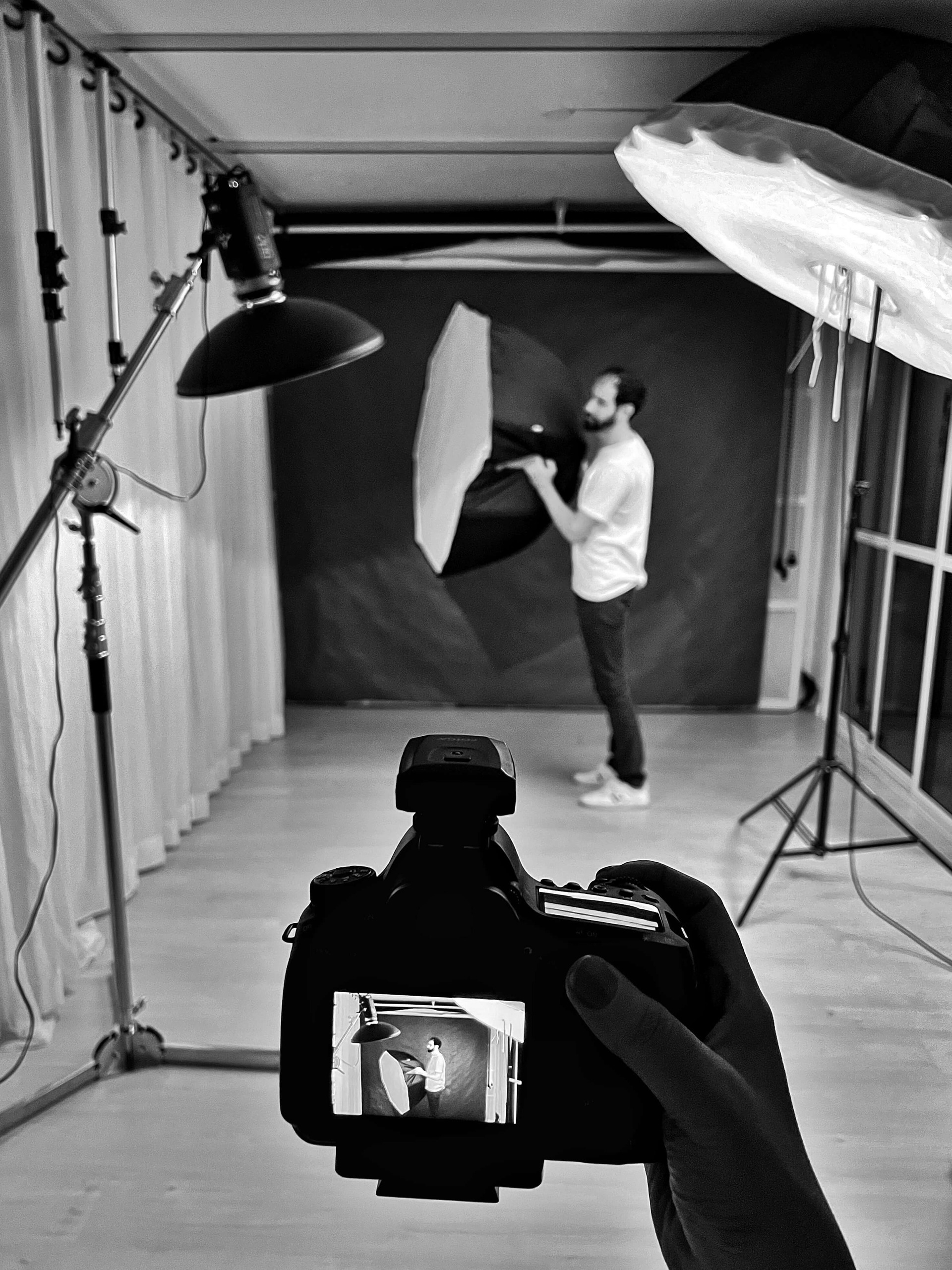 Fotografia mostrando um pouco do espaço do estúdio fotográfico para ensaio de gestante em Suzano - SP Diego e Priscila