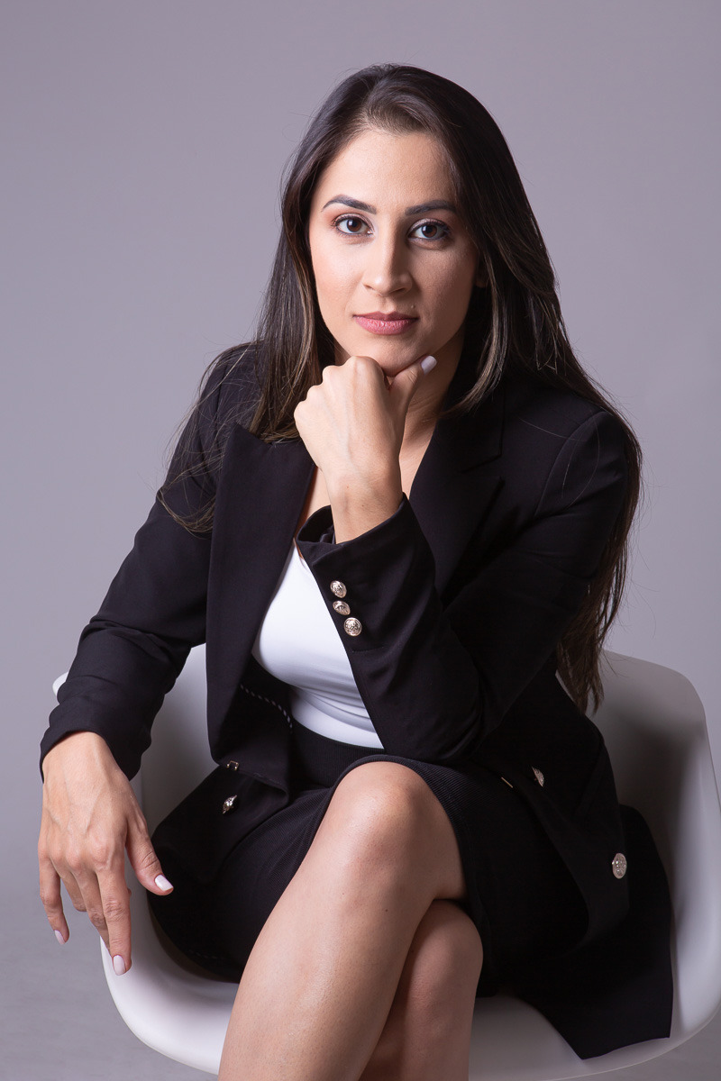 Retrato corporativo de mulher empreendedora treinadora de mulheres e coach Luana Ferreira