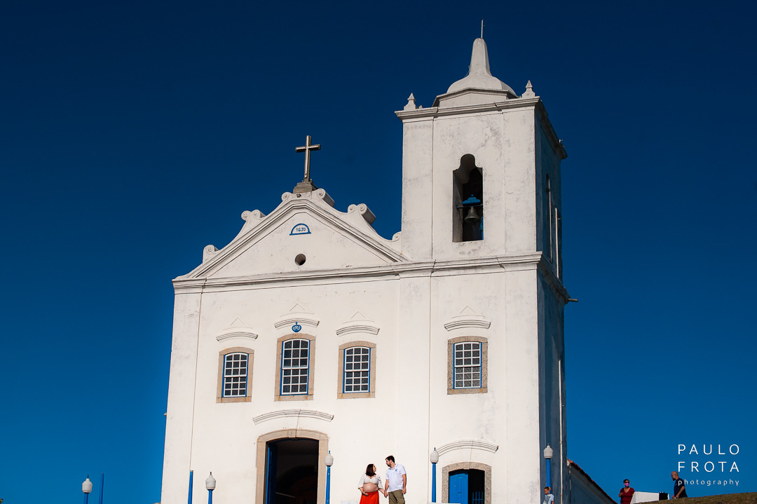 Casal na igreja nossa senhora de nazareth em Saquarema