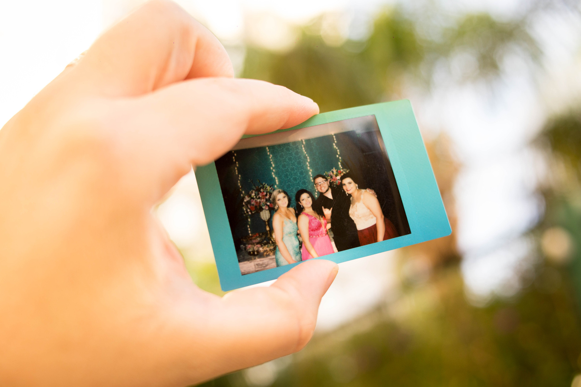 foto impressa, instax, revelação na hora, totem de fotos, cabine fotográfica, totem fotográfico, cabine de fotos, porto alegre, rodrigo bestetti fotografia, hashprint, hashtag, impressão por hashtag, polaroid, polafoto, impressão de fotos na festa, formatura, casamento, 15 anos, aniversário infantil, fotografia