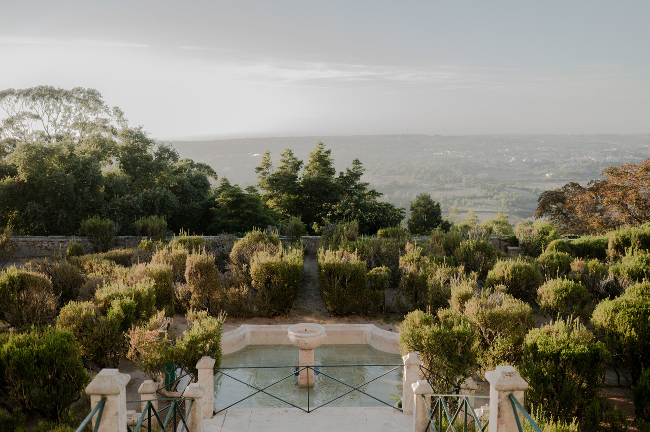 Surprise proposal at a viewpoint of Palácio de Seteais, Sintra, proposal photography by Mariana Castanheira