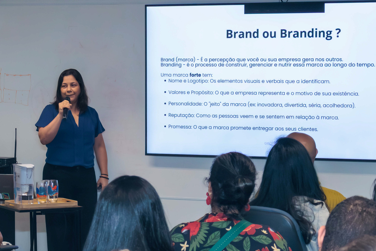 Fotógrafa falando sobre a importancia do Brand