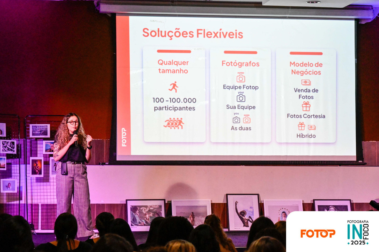 Palestra da Fotop no congresso de fotografia InFoco 2025 em Nova Iguaçu: apresentação sobre 'Soluções Flexíveis' para fotógrafos em eventos de diferentes tamanhos, destacando modelos de negócios e atuação profissional.