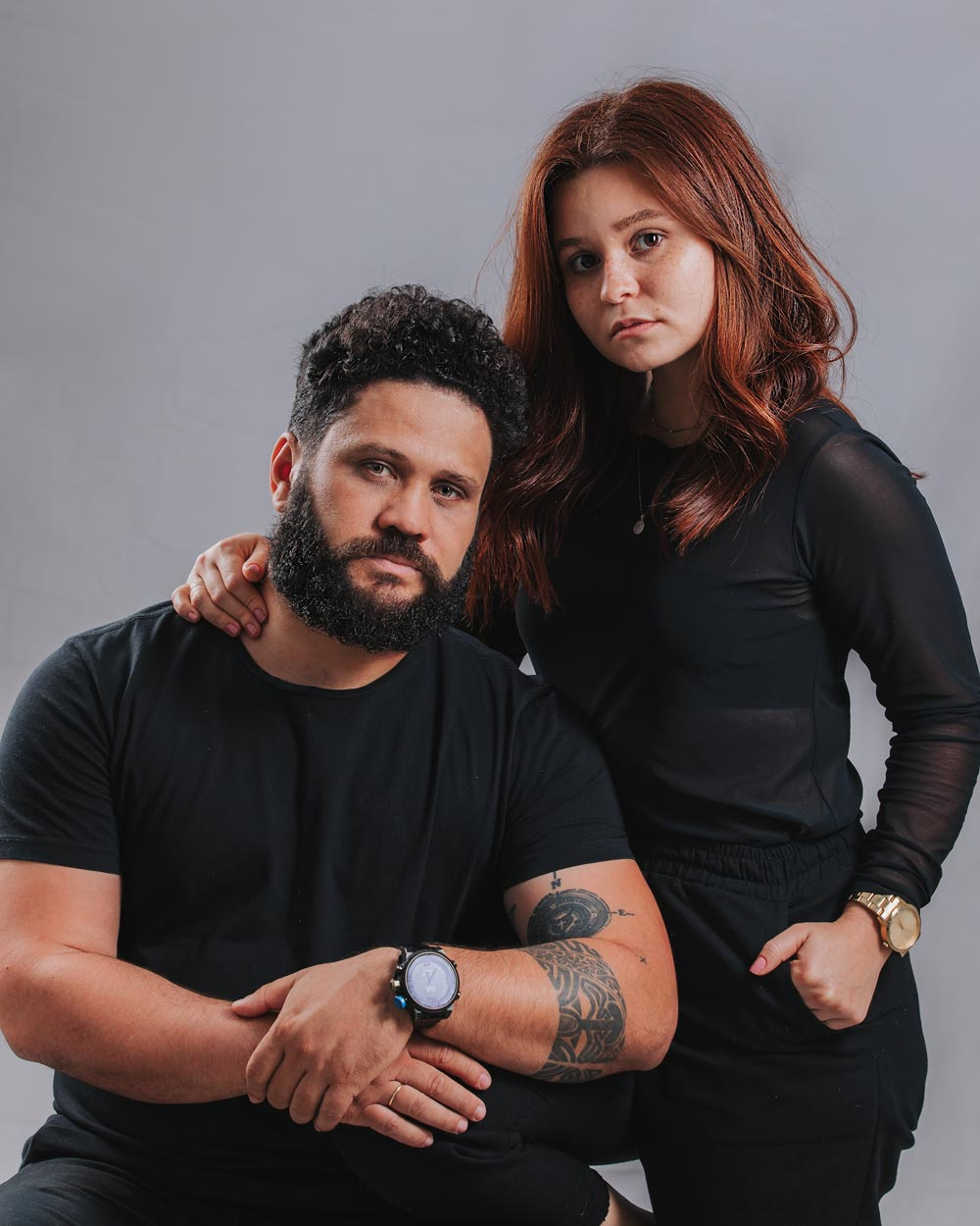 Casal usa preto no ensaio de casamento