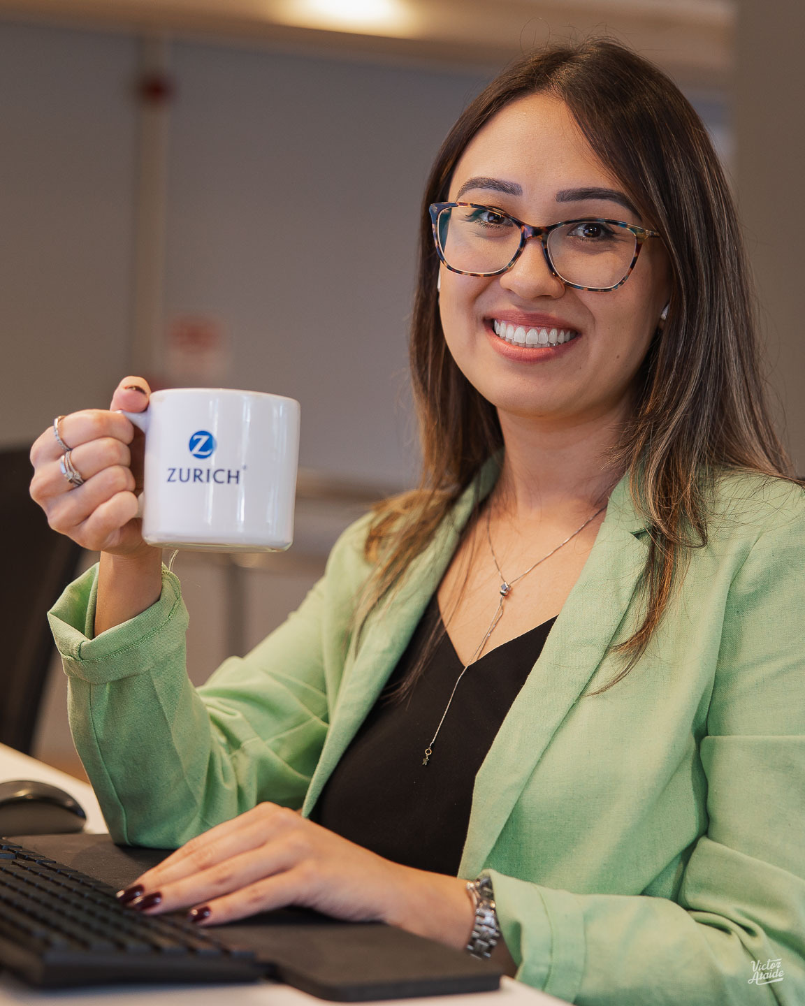 zurich seguros, belo horizonte, estúdio de fotografia, estúdio em BH, estúdio fotográfico, foto de perfi, foto para linkedin, fotógrago victor ataide, modelo, modelo fotográfica, mulher, pedro leopoldo, retrato, retrato profissional, retrato profissional bh, victor ataide