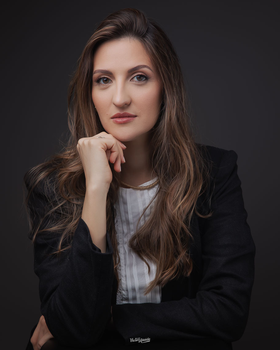 belo horizonte, estúdio de fotografia, estúdio em BH, estúdio fotográfico, foto de perfi, foto para linkedin, fotógrago victor ataide, pedro leopoldo, retrato, retrato profissional, retrato profissional bh, victor ataide