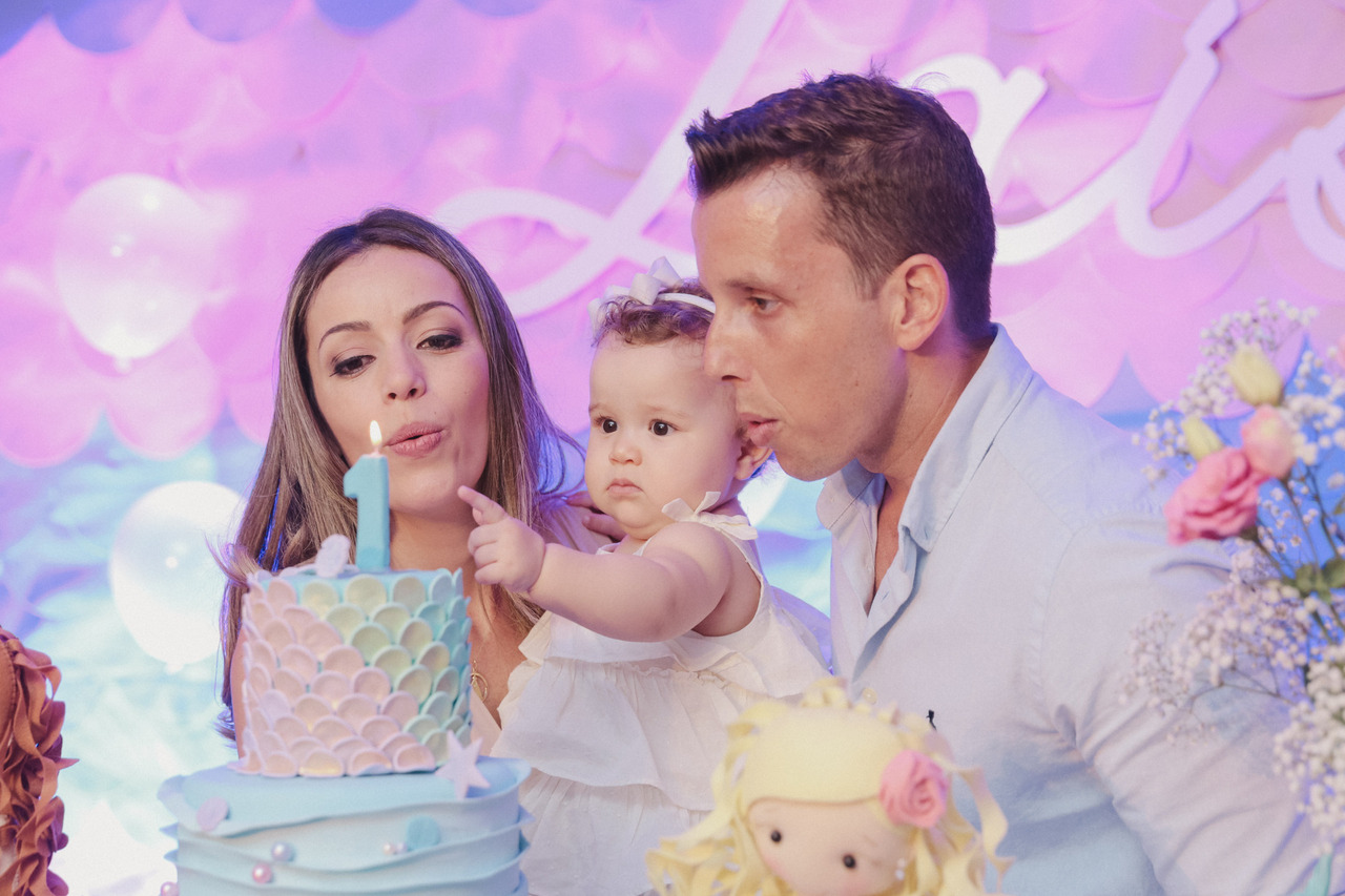 Cobertura fotográfica de festa infantil em Santos. Registro espontâneo e cheio de emoção, valorizando os detalhes, sorrisos e momentos únicos da infância. Ideal para quem busca fotos autênticas e afetivas em aniversários infantis na Baixada Santista.