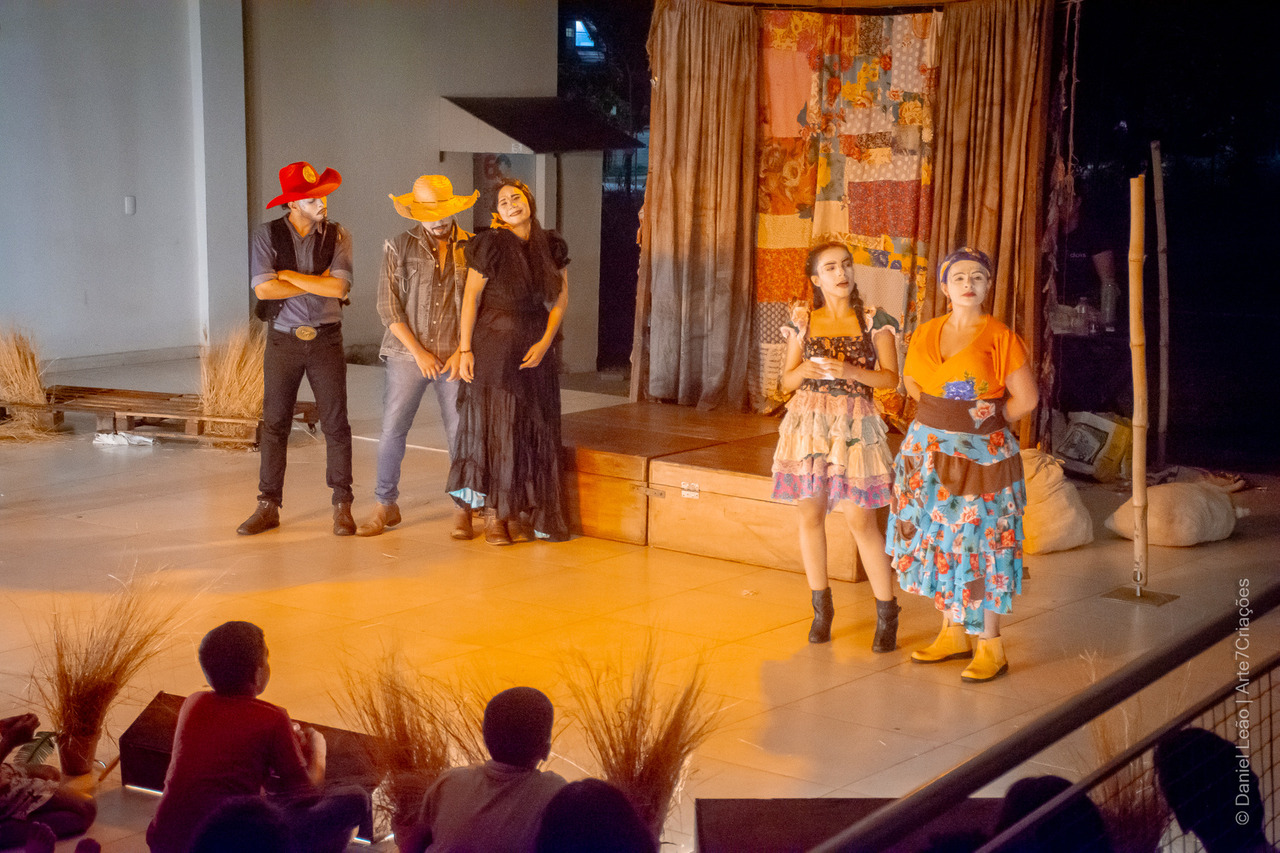 Se você faz parte de um grupo teatral ou produção cultural e deseja registrar seu trabalho com sensibilidade e narrativa visual, entre em contato comigo.