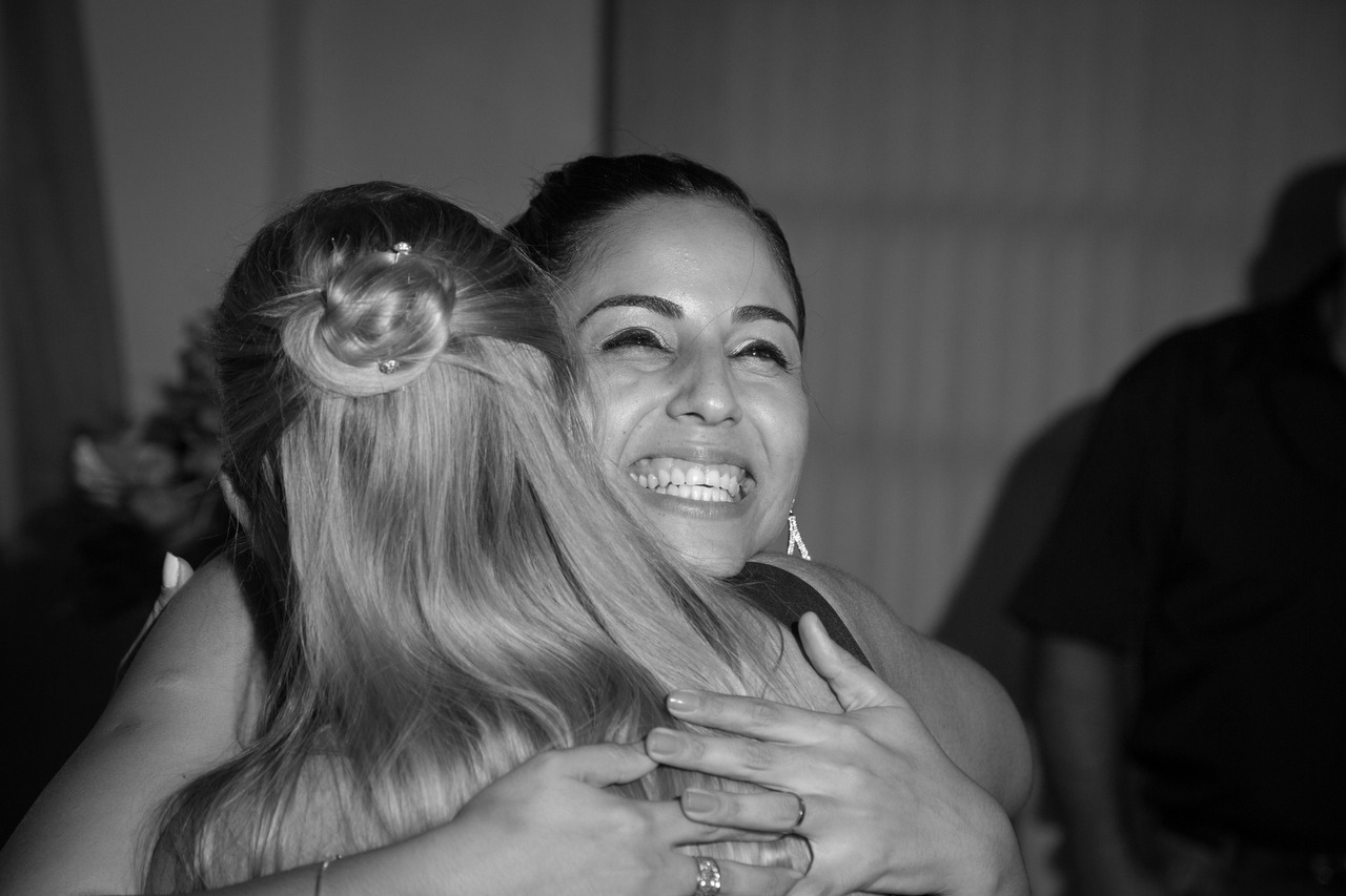 Fotografia espontânea durante casamento.