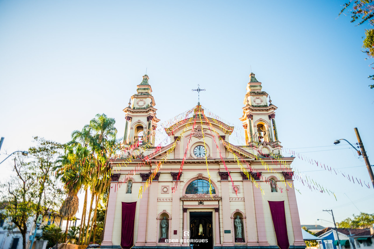 Frente da fachada da Igreja Matriz de Tremembé-SP