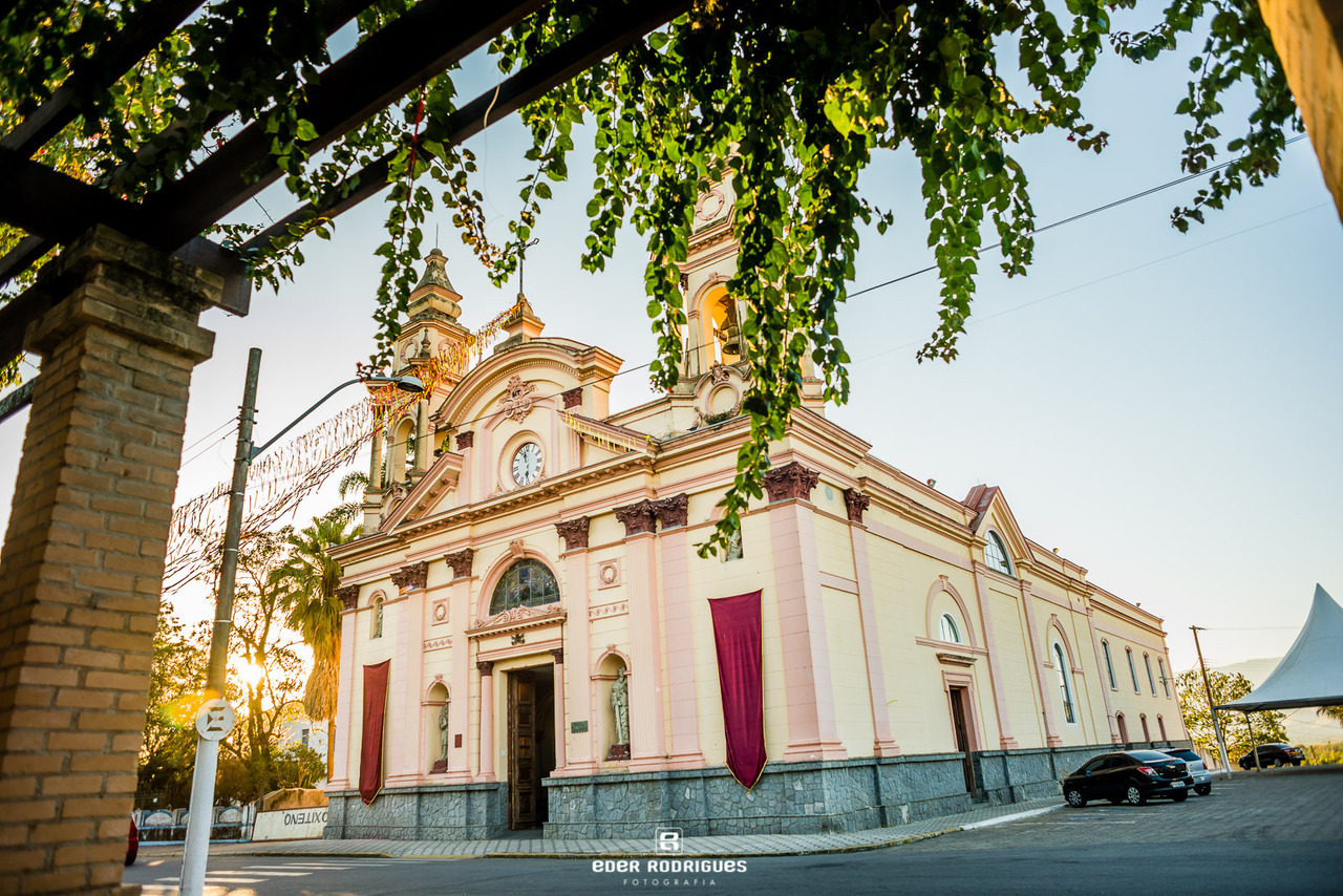 lateral da A Basílica e Santuário do Senhor Bom Jesus de Tremembé