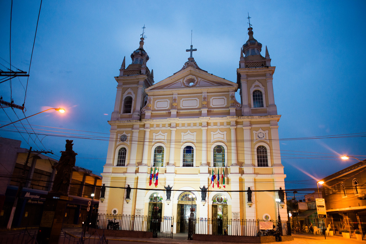 Fachada da igreja matriz de Pinda