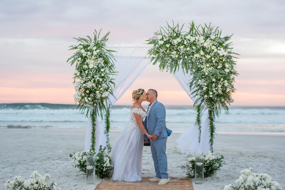 casamento na praia em Arraial do Cabo RJ