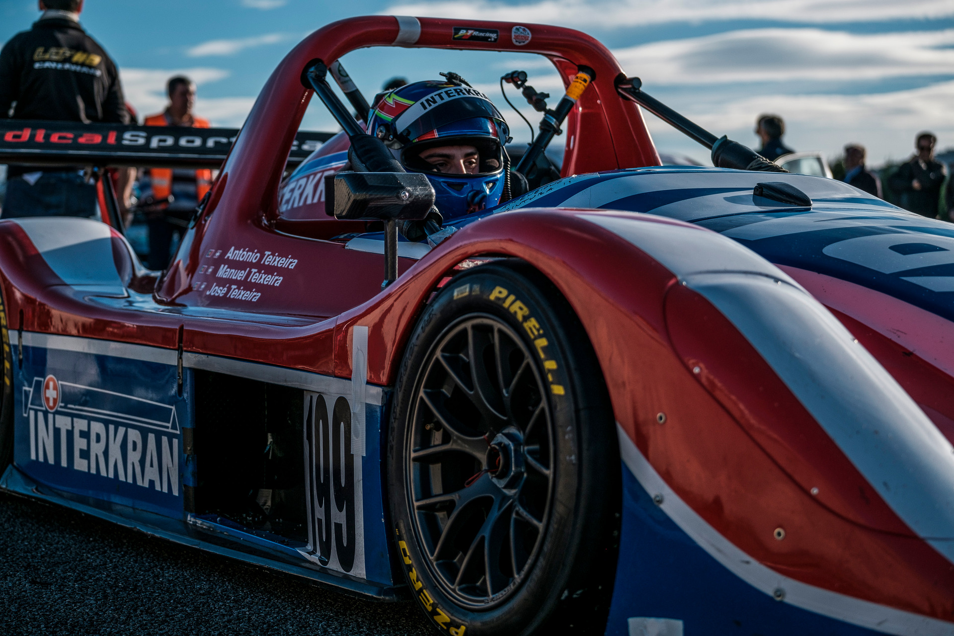 Fotografo Braga Fotografia e vídeo para batizados casamentos gastronomia comida joalheria eventos produtos retratos Trabalhamos com fotografias de produtos, vídeos institucionais para sua empresa ou evento, editorial de moda com publicações nos principais jornais e revistas de Portugal. Estúdio fotografia e produtora Vídeo Braga Porto Lisboa Guimarães Barcelos Coimbra Marketing Digital