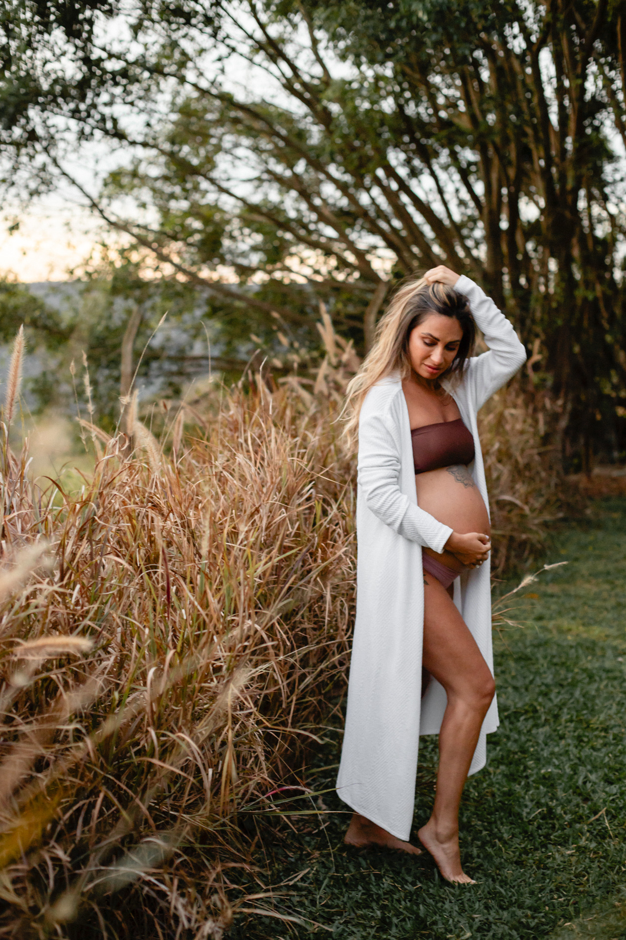 fotografia de gravida ao ar livre