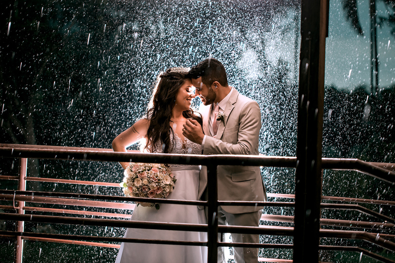 Fotografia de Casamento na chuva 