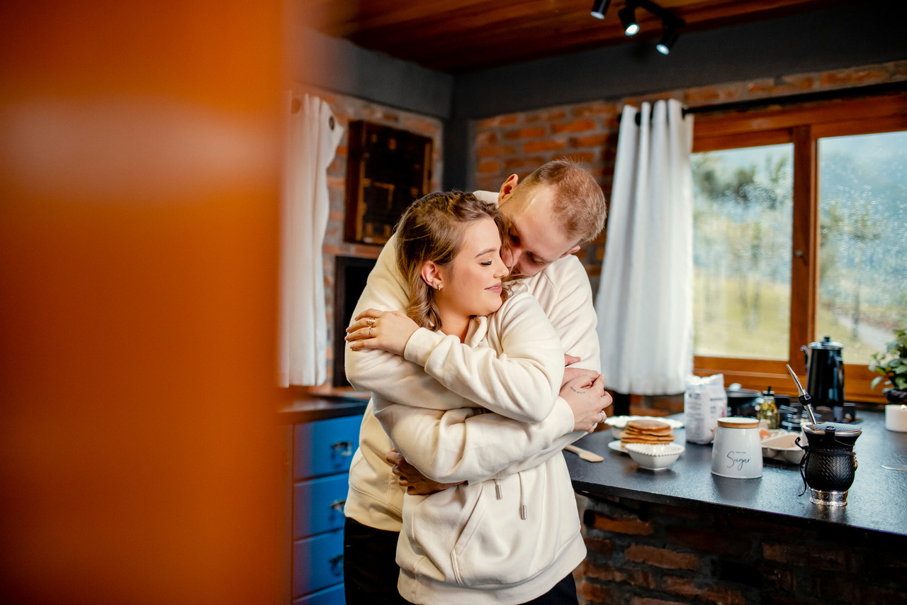 Casal em ensaio pré-wedding na Serra do Rio do Rastro