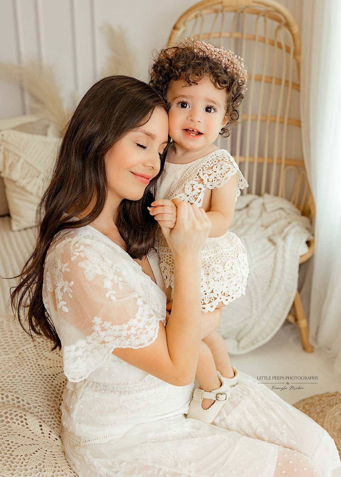 cake smash photographer Houston, cake smash photography near me, baby birthday photoshoot Katy TX