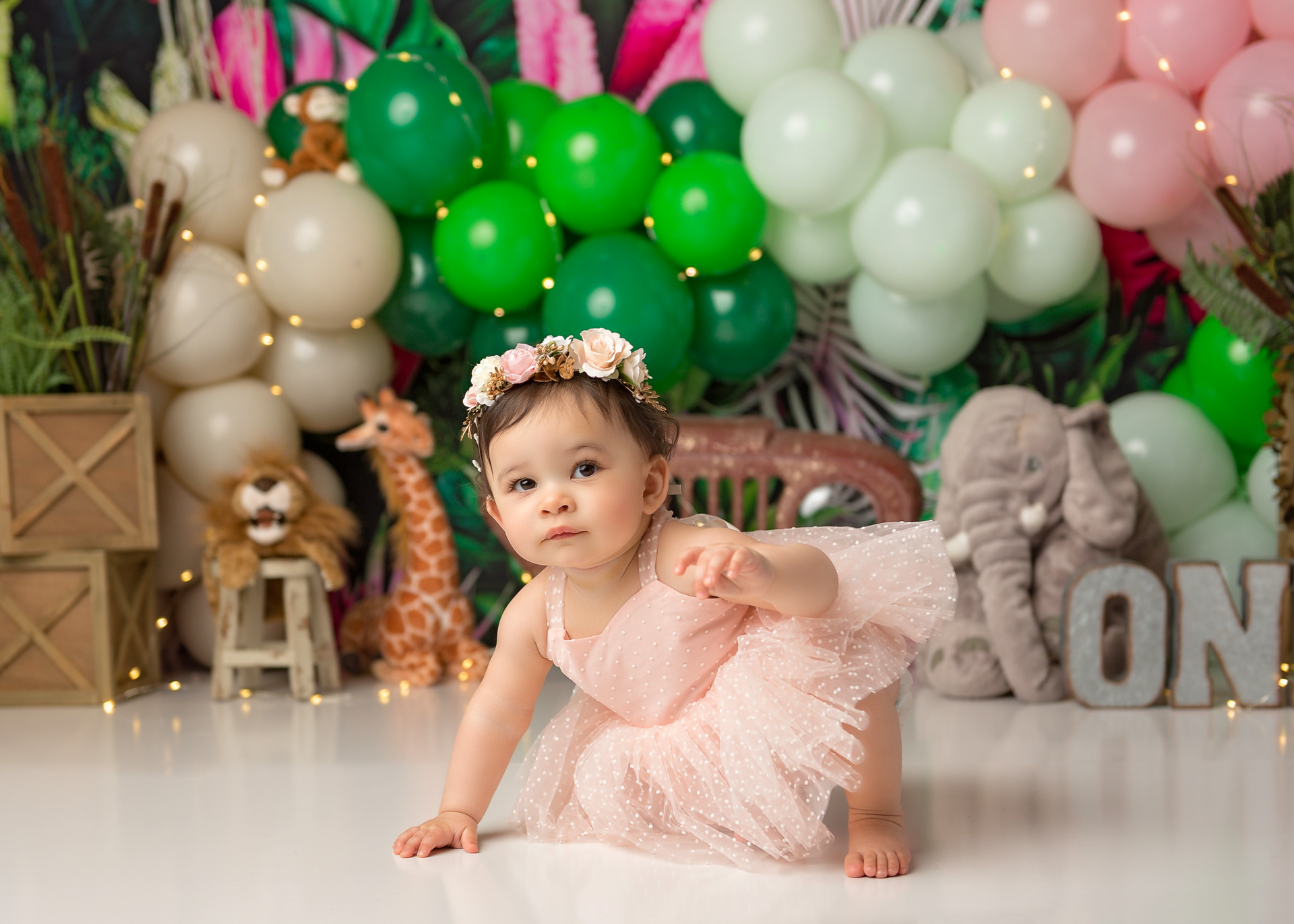 cake smash photographer Houston, cake smash photography near me, baby birthday photoshoot Katy TX