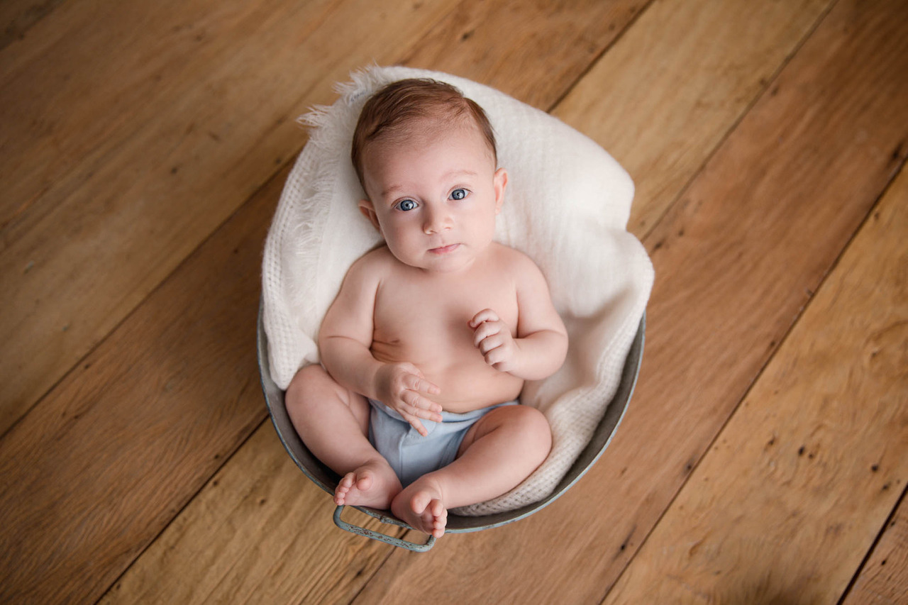 Foto de 3 meses com Fralda