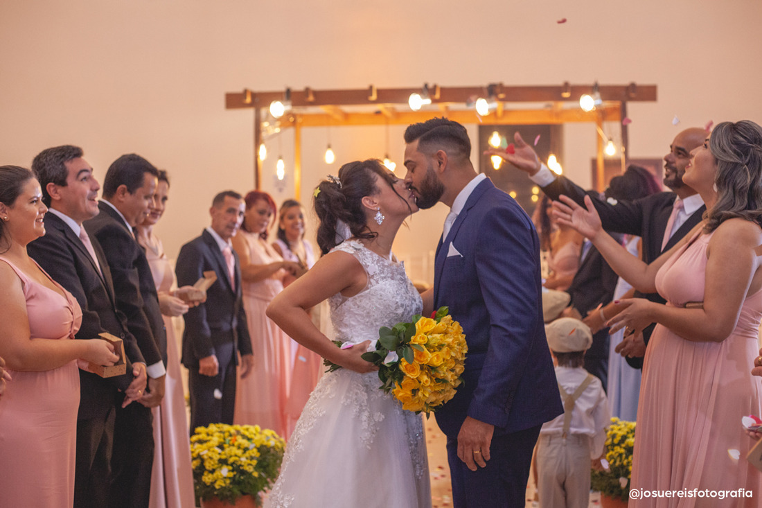 Casamento Carol e Douglas na Igreja Videira em Penápolis-SP