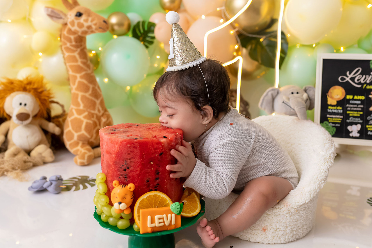 Levi no ensaio Smashe the Fruit - Tema: Safari - Estúdio On Click Fotografia - Caraguatatuba