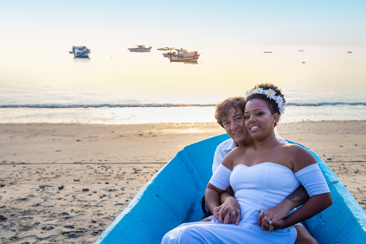 Ensaio ao nascer do Sol em São Sebastião, na praia de São Francisco da Michele & Paulo - Wedding na Praia