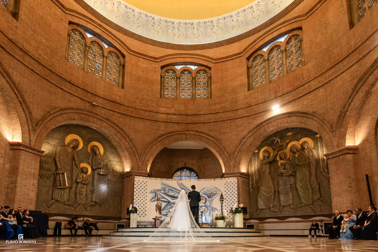 Celebração de casamento no Santuário Nacional de Aparecida