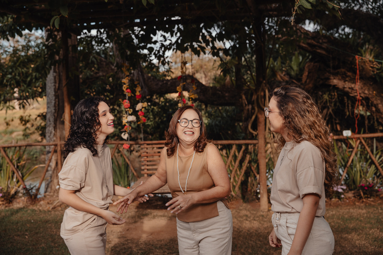 Ensaio Família. Mãe e filhas.