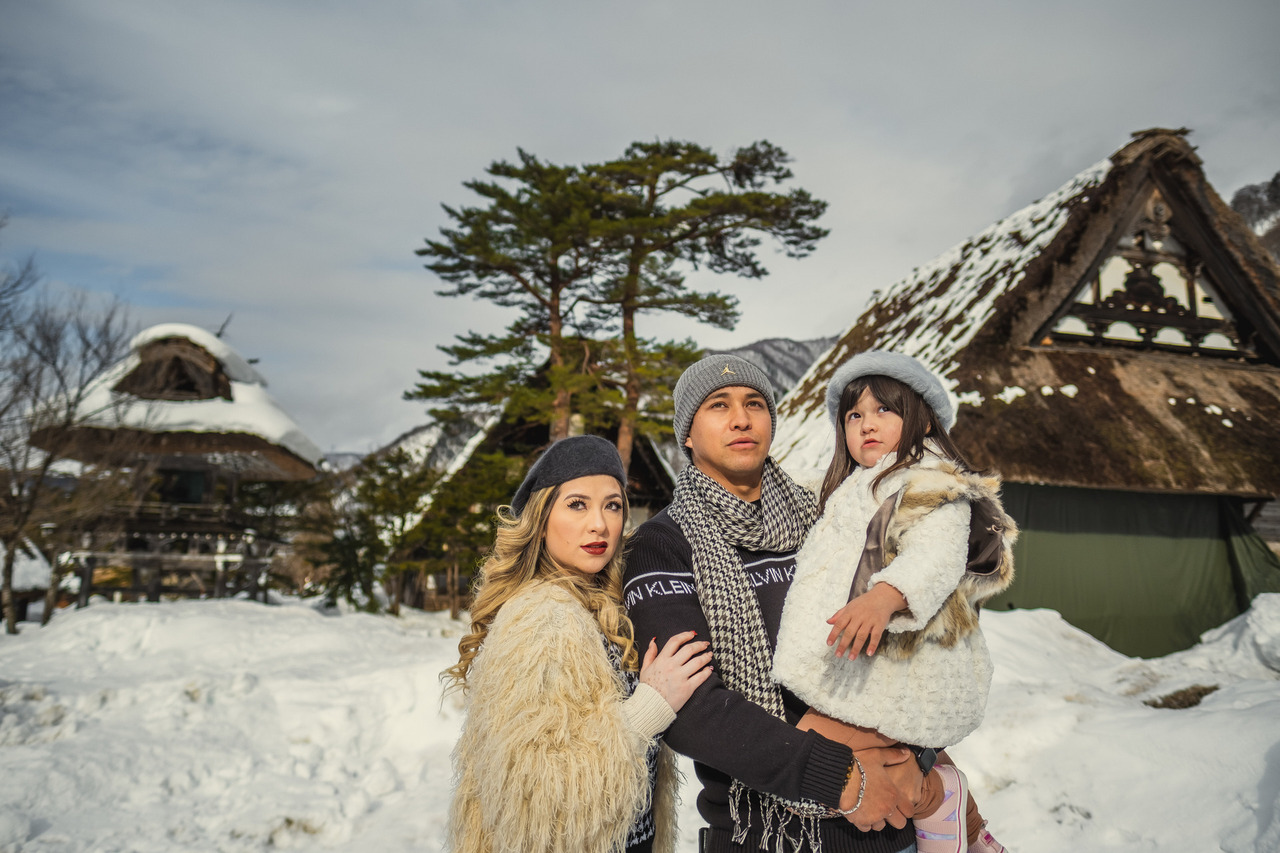 ensaio em shirakawa, ensaio casal no japao, fotografo de familia no japao, ensaio mae e filha no japao, ensaio familiar no japao, camila Pipoka