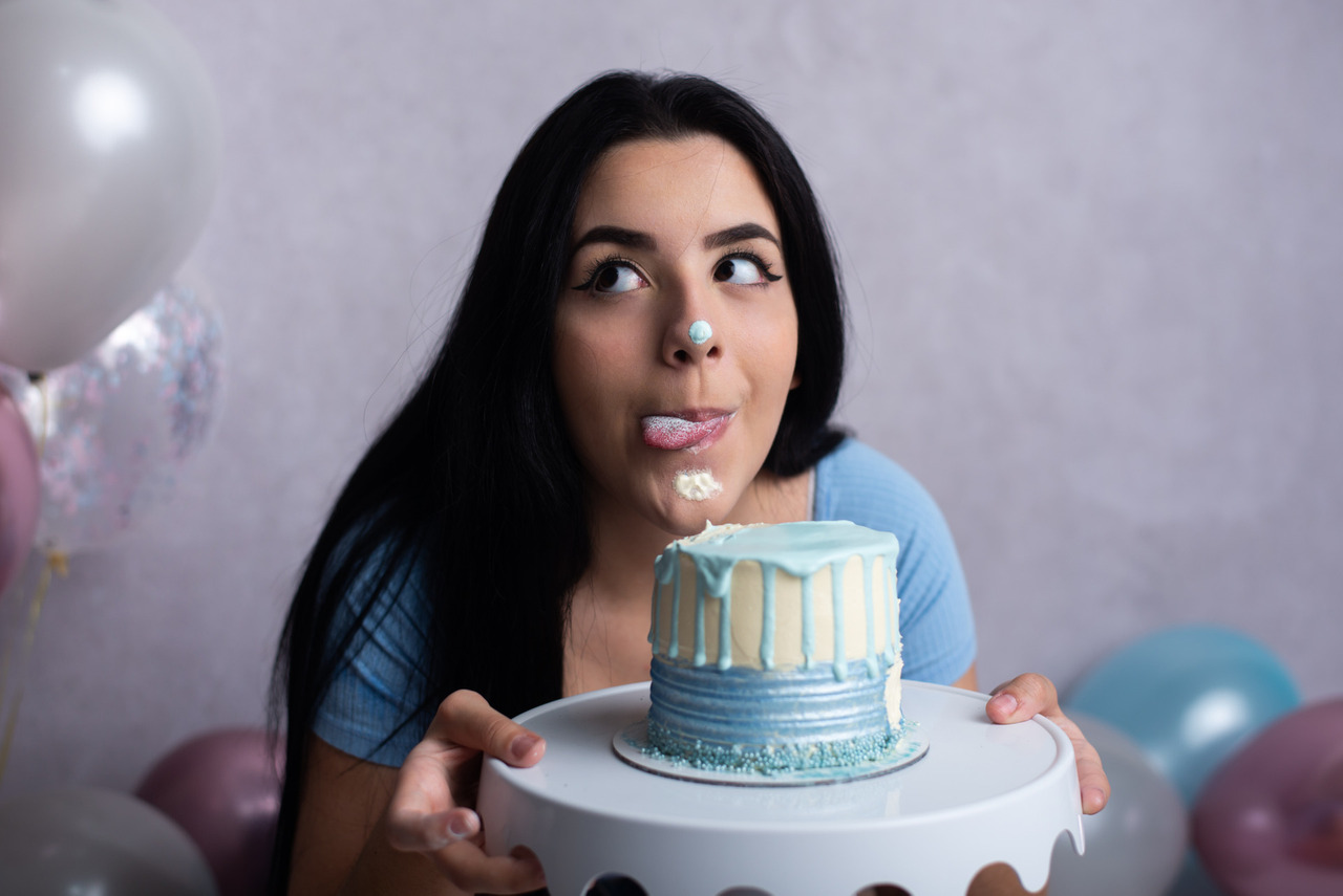 Ensaio Teen 16 anos com bolo Ensaio 15 anos com bolo Ensaio Estúdio 15 anos SP Ensaio Estúdio Menina 15 anos São Paulo Zona Sul