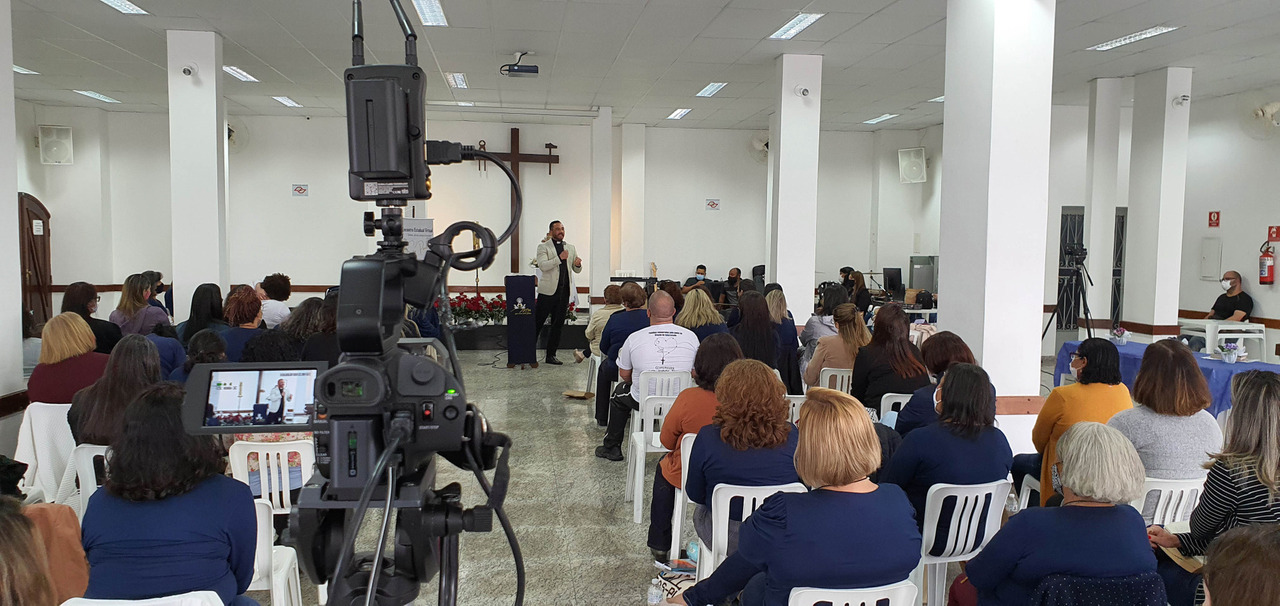 Culto presencial e online