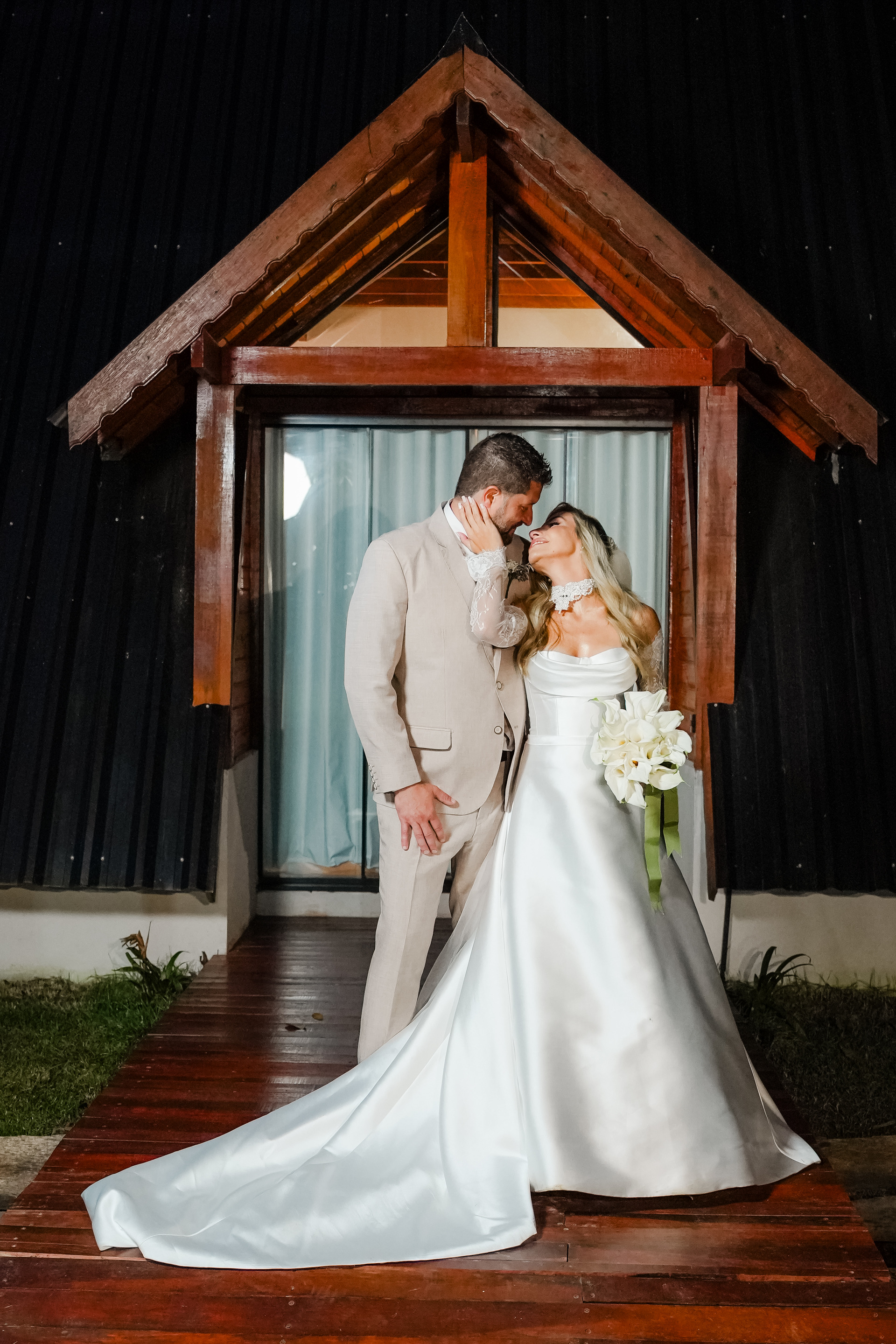 Casal de noivos em casamento Sitio Santa paula