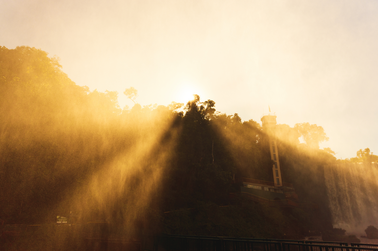 Amanhecer nas Cataratas do Iguaçu