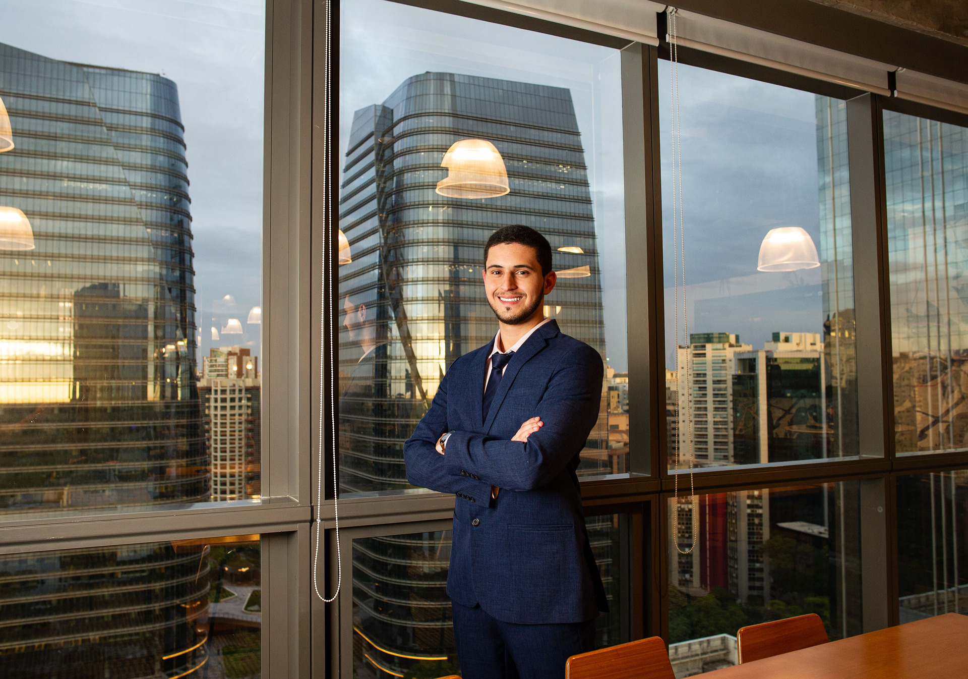Fotografia business Corporativa de Economista realiada na Torre JK na Vila Olimpia