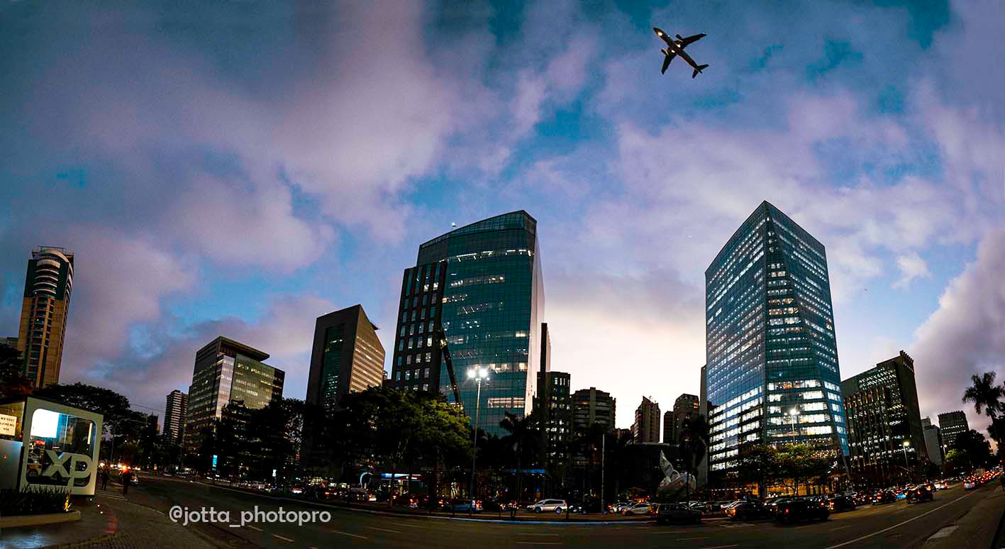Fotografia panorâmica da Avenida Faria Lima