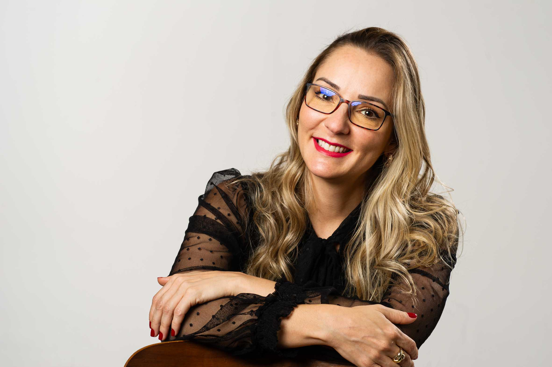 Retrato de Perfil Profissional com a Dentista e Professora Maristela Lobo, Retratos feitos em estúdio fotográfico