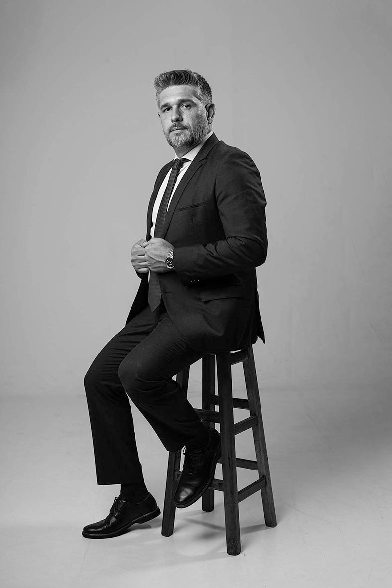 Retrato masculino perfil profissional - Jotta Estúdio Fotográfico em SP
