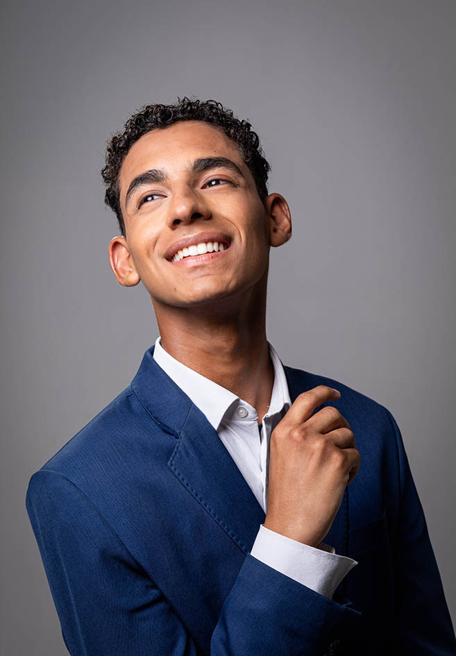 Retrato de Perfil Profissional da Executiva Monica produzido no estudio Jotta Photopro
