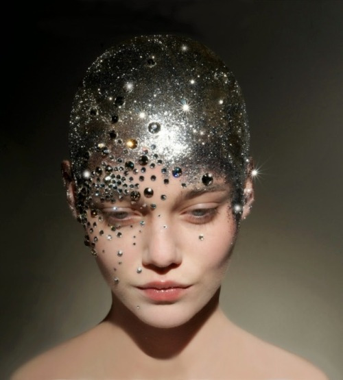 PROCUREM SABER QUEM ELA É