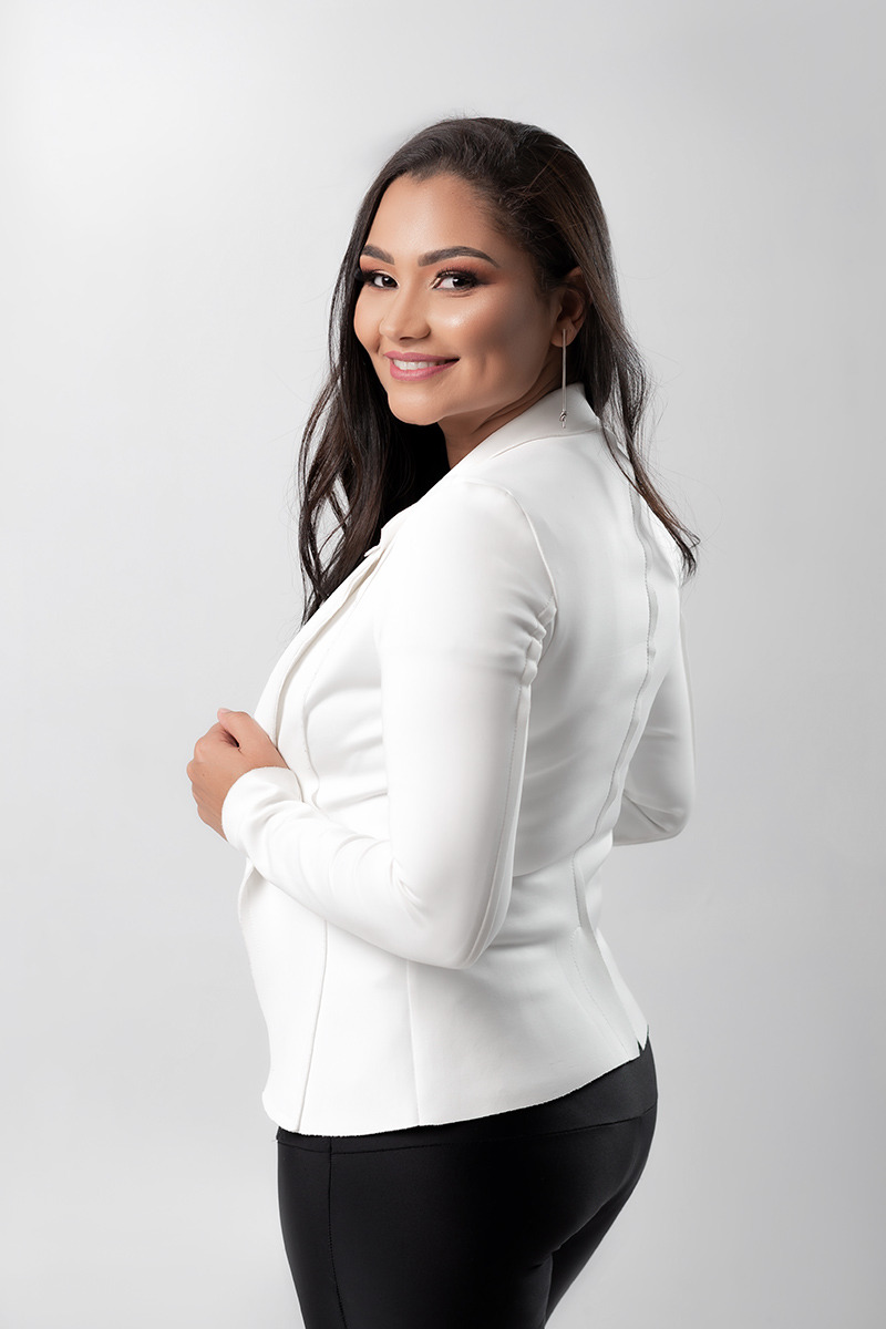 Retrato Corporativo Empresarial perfil profissional Designer de Sobrancelhas