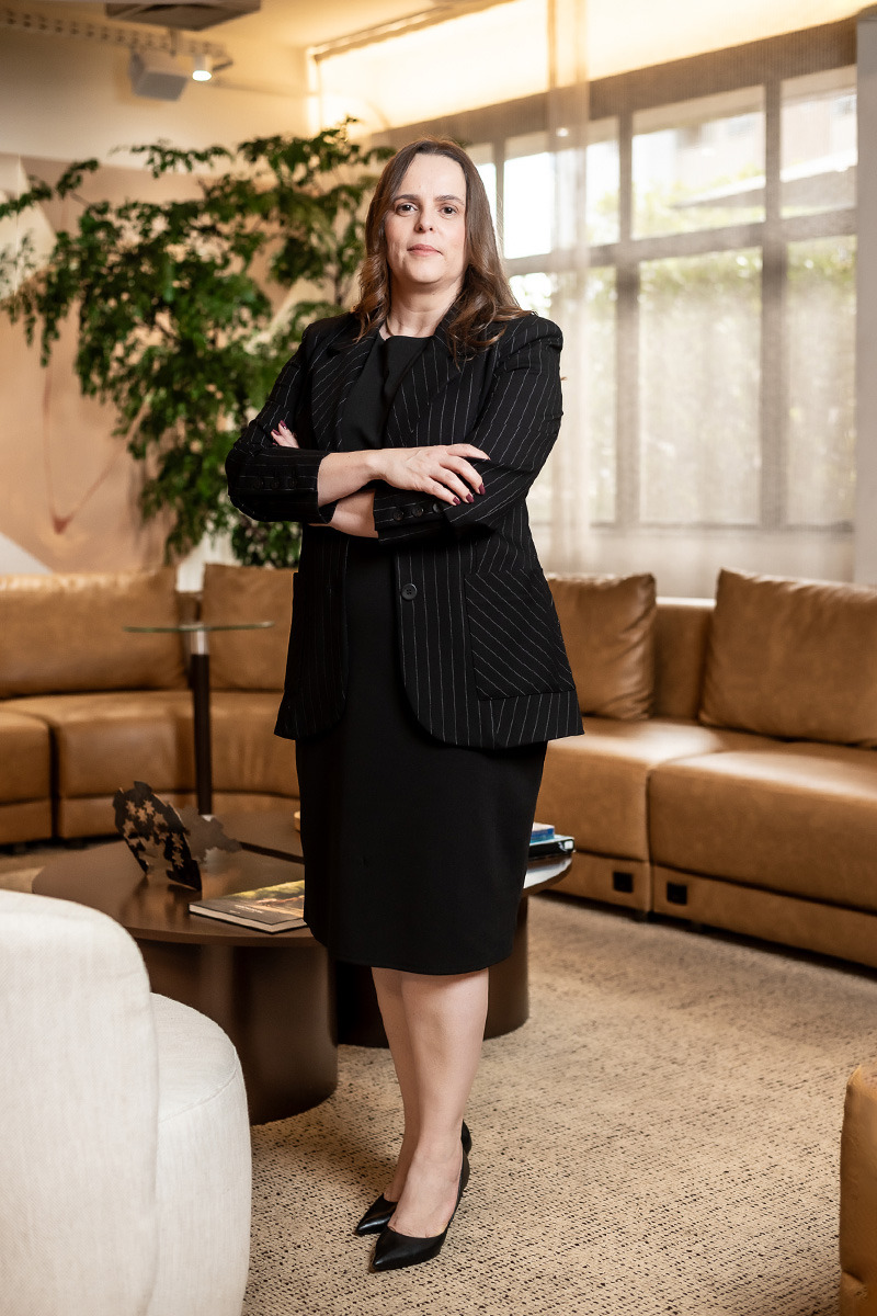 Retrato Corporativo Ensaio Empresarial Professora de Direito Administrativo Elisa Faria