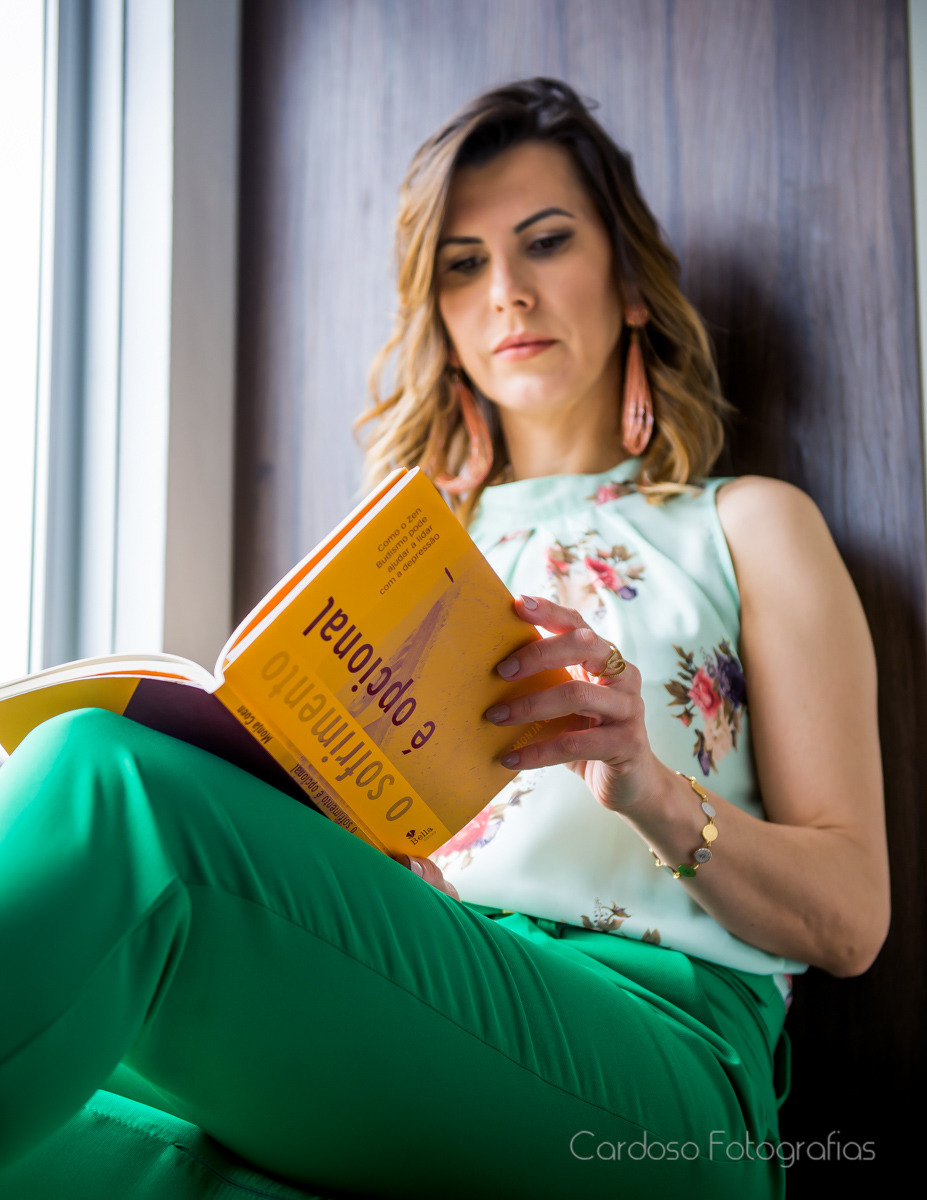 Psicóloga em Indaial Almerize Custódio. Fotografia: Chandra Cardoso Fotografias Estúdio Fotográfico