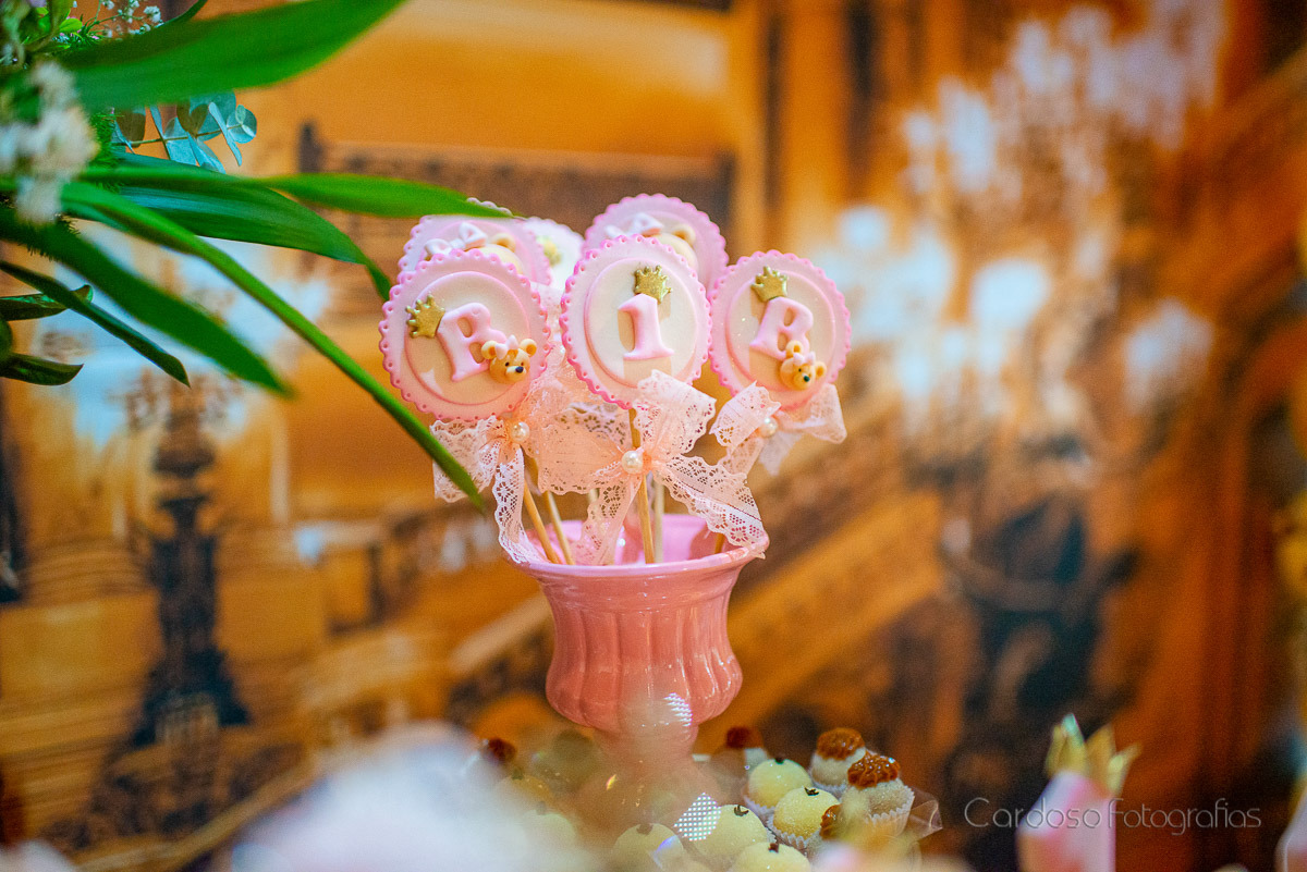 personalizados bolo Camila Tavares