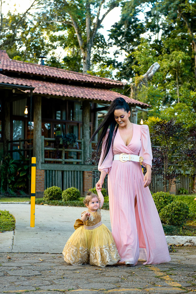 ensaio mãe e filha. Ideia vestido aniversário infantil.